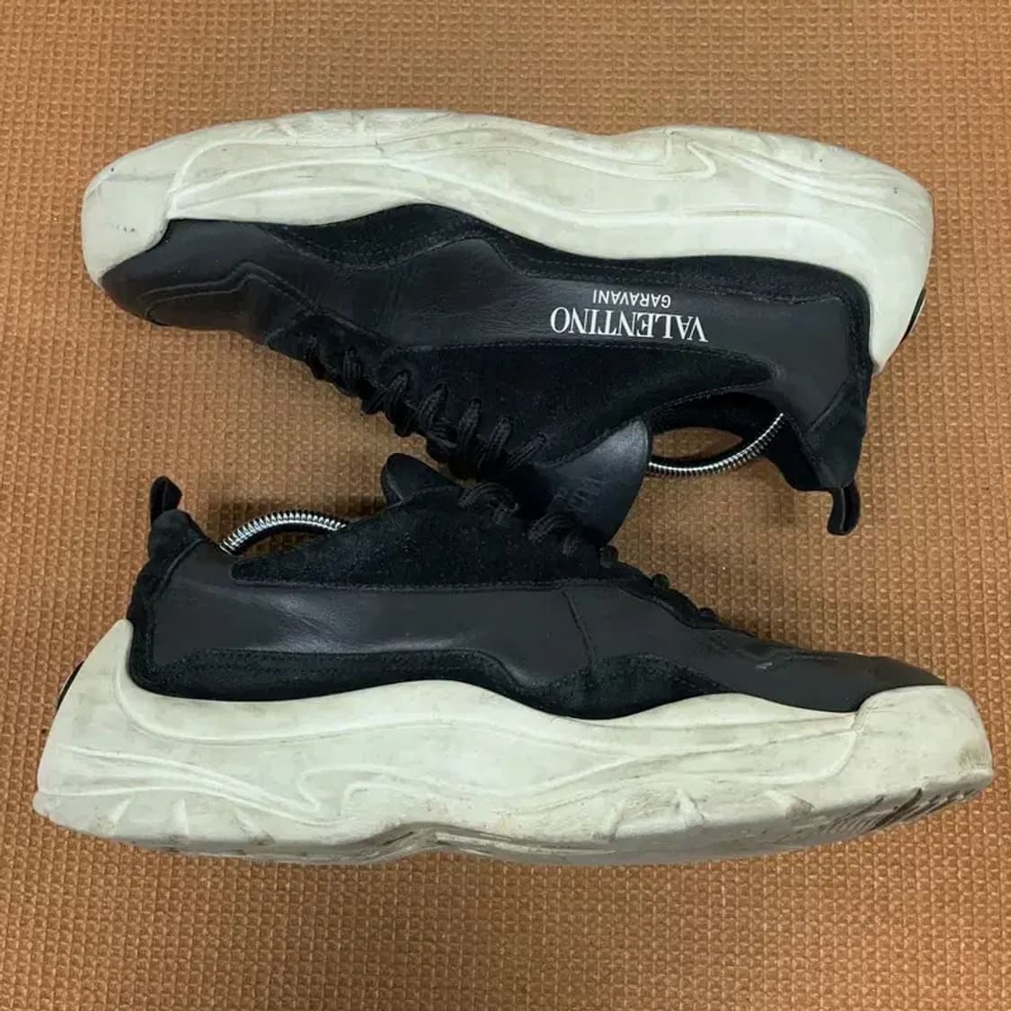 발렌티노 정품 반시 검흰 스니커즈 운동화 260 G08656 상품이미지3