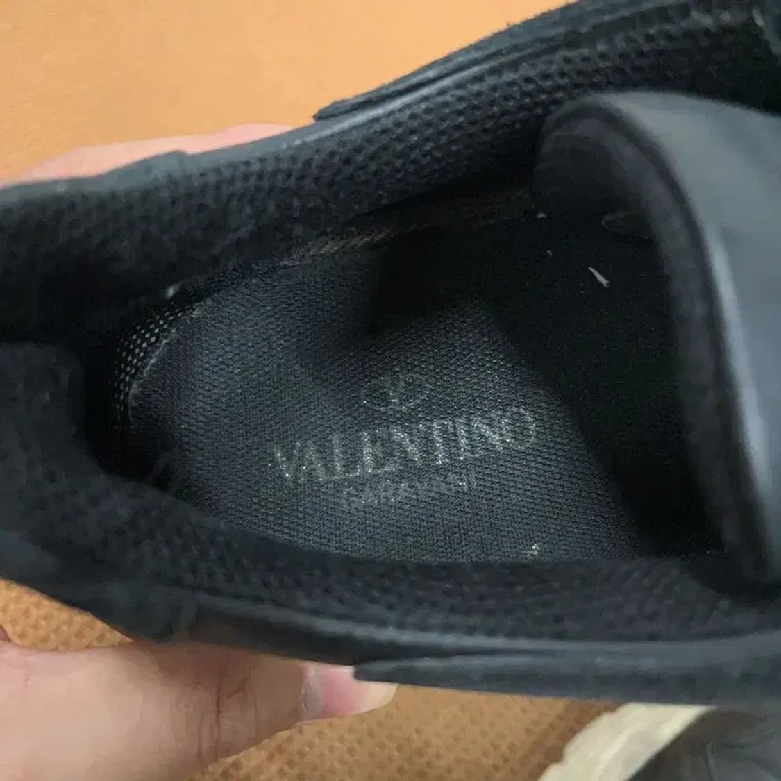 발렌티노 정품 반시 검흰 스니커즈 운동화 260 G08656 상품이미지7