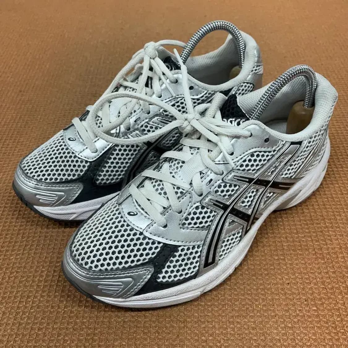 아식스 젤 1130 실버 운동화 런닝화 신발 235 G08658 상품이미지1