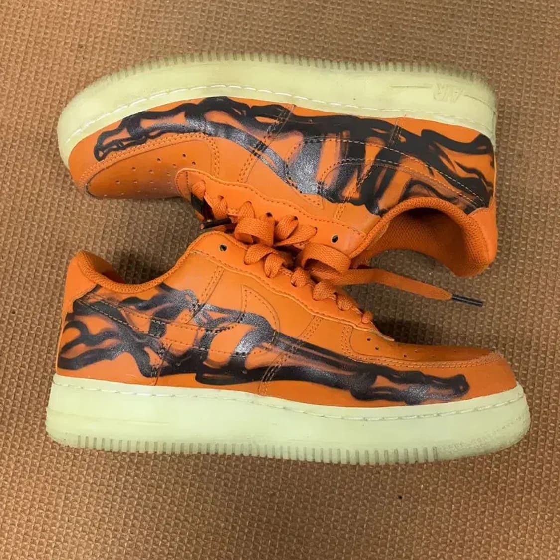 나이키 에어포스 1 로우 오렌지스켈레톤 스니커즈 신발 235 G08659 상품이미지3