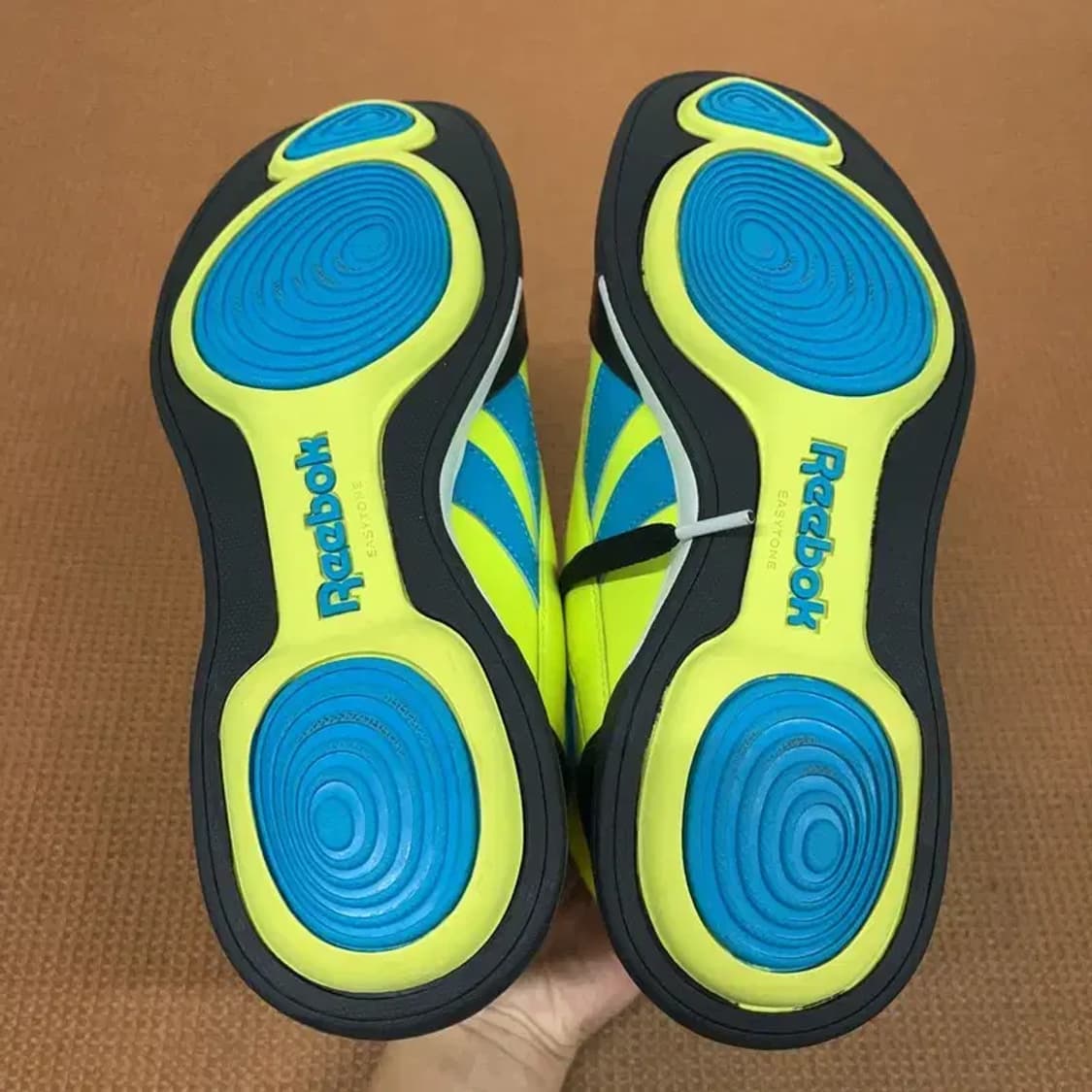 리복 이지톤 러너 미드 스니커즈 신발 240 G08661 상품이미지4