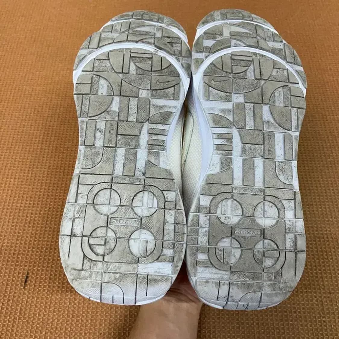 나이키 에어맥스 인터락 우먼스 런닝화 운동화 신발 250 G08665 상품이미지4