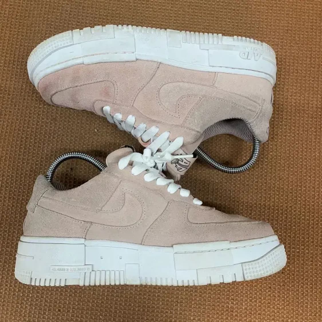 나이키 에어포스 1 로우 픽셀 핑크 스니커즈 235 G08703 상품이미지3