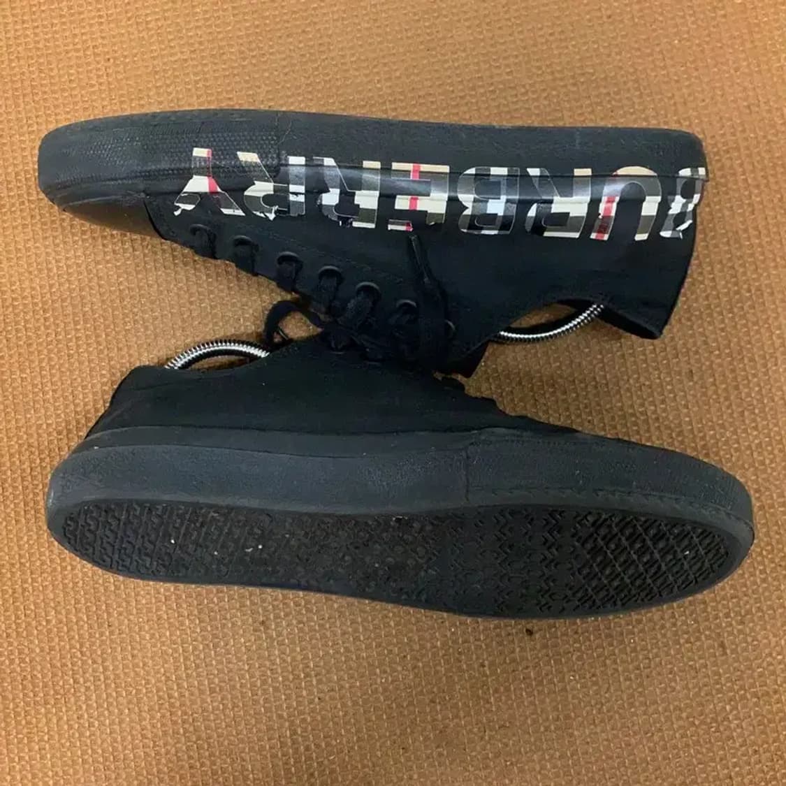 버버리 체크로고 블랙 스니커즈 신발 270 G08725 상품이미지3