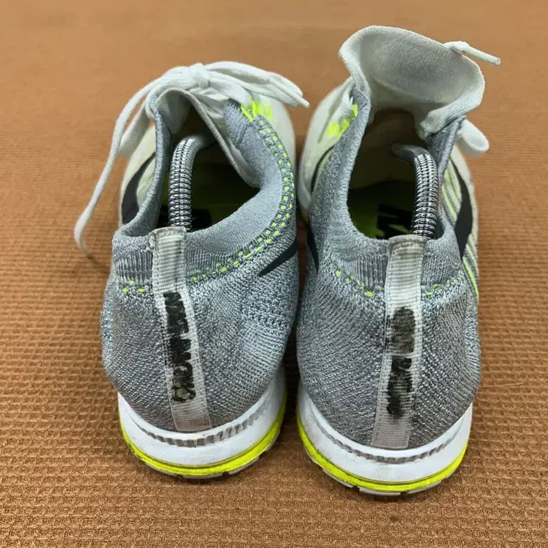 나이키 줌 플라이니트 스트릭6 운동화 280 G08745 상품이미지2