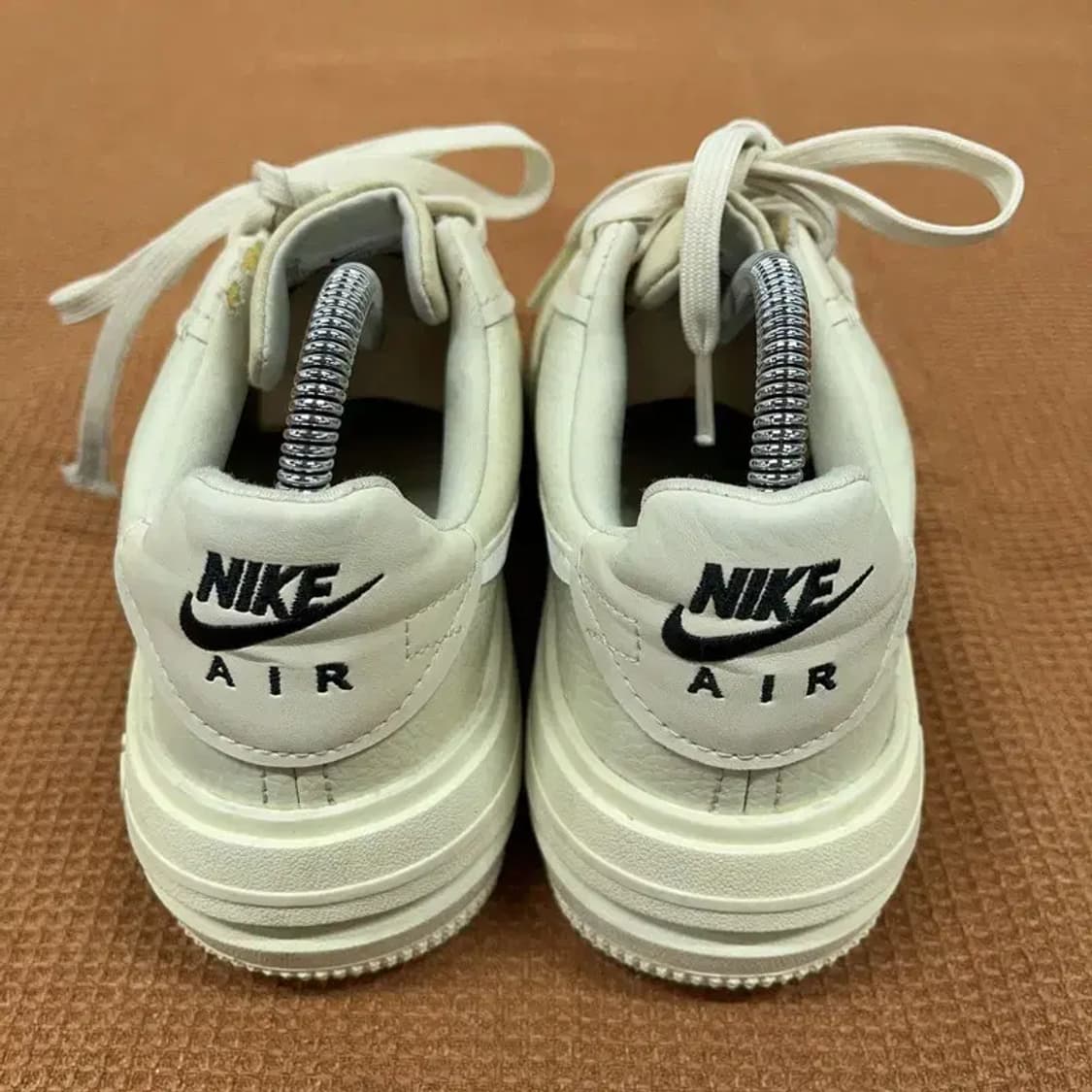 나이키 에어포스 1 플랫폼 스니커즈 운동화 240 G08840 상품이미지2