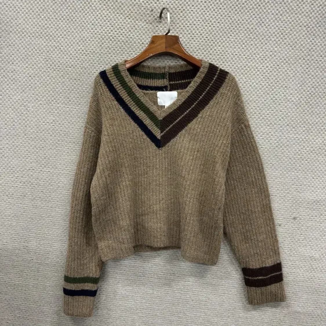 에이치앤엠 캐주얼 브이넥 크롭 니트 스웨터 XS M08617 상품이미지1