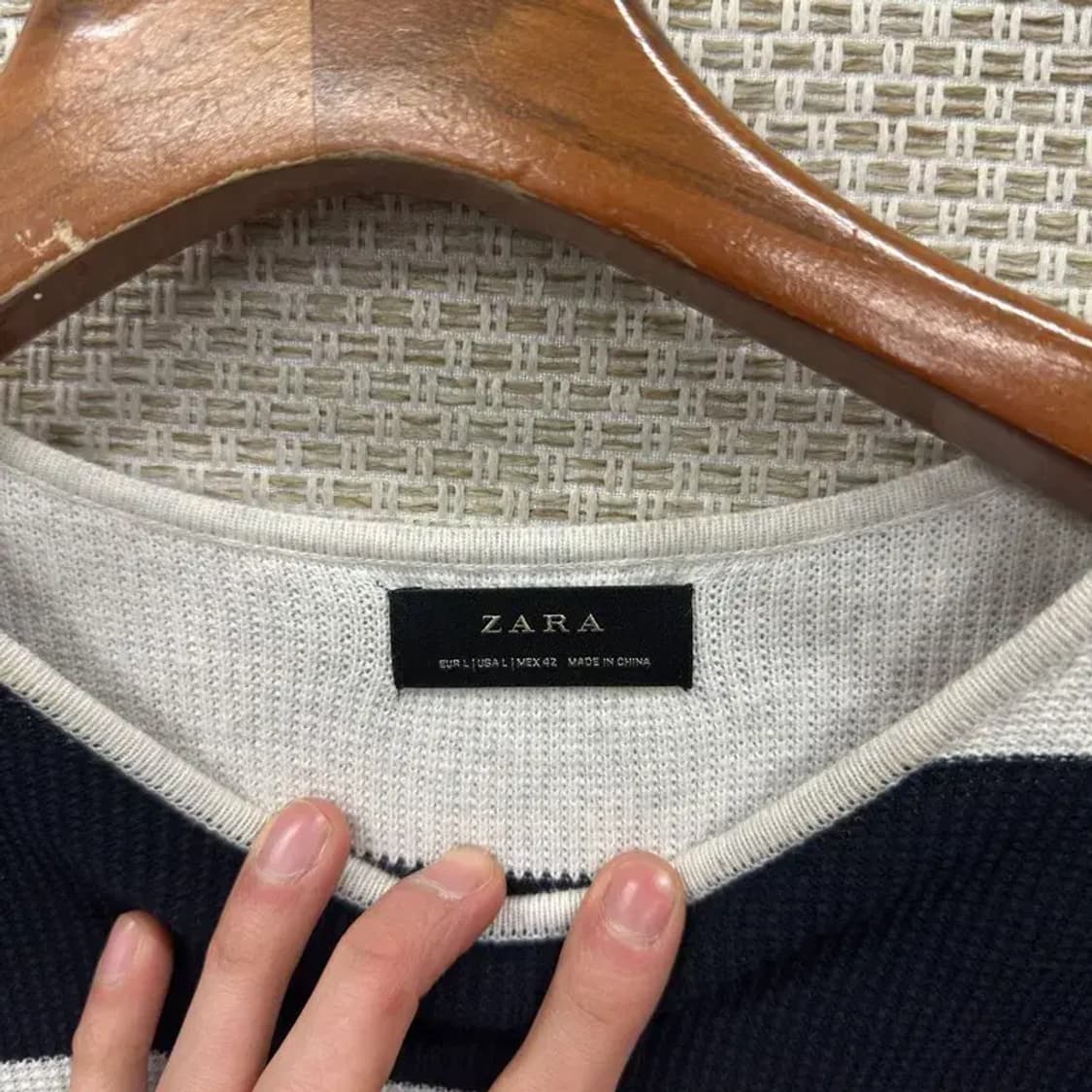 자라 캐주얼 스트라이프 라운드넥 니트 L M08777 상품이미지3