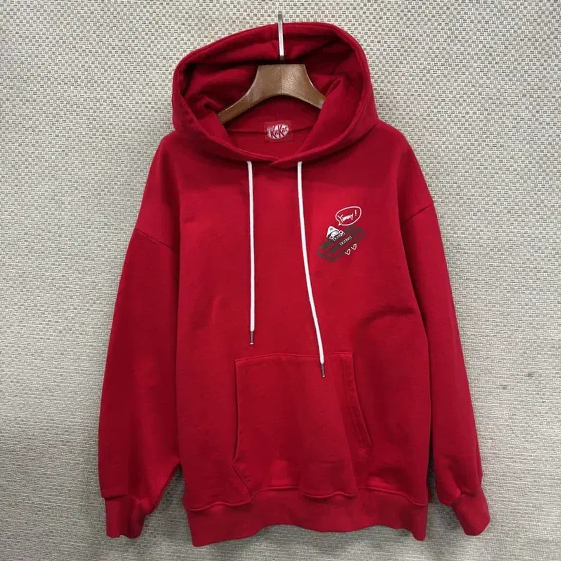 킷캣 레드 프린팅로고 캐주얼 후드티 105 M09312 상품이미지1
