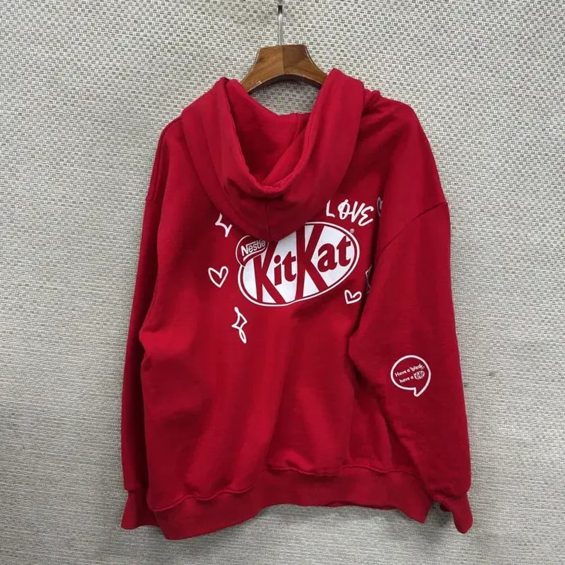킷캣 레드 프린팅로고 캐주얼 후드티 105 M09312 상품이미지2
