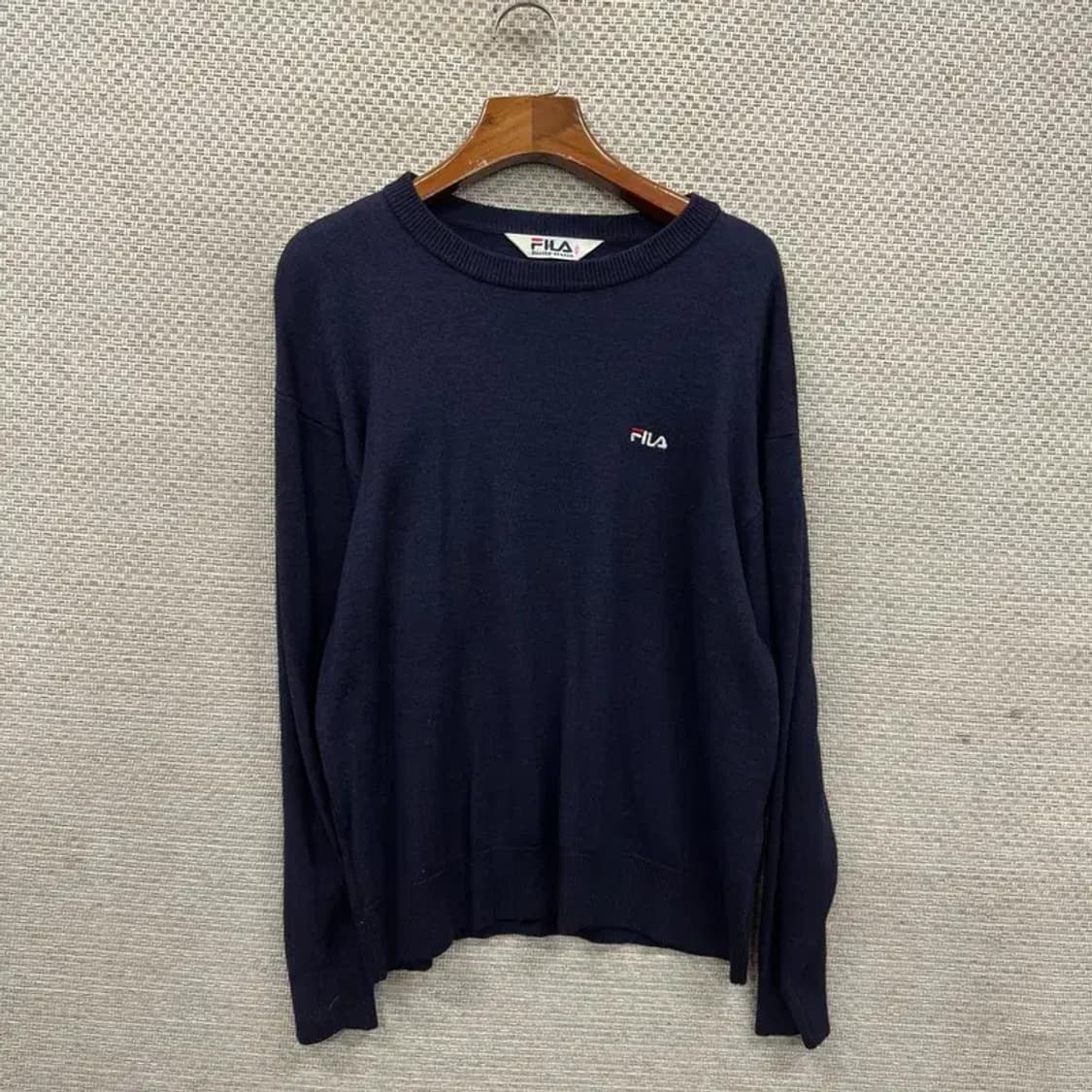 필라 자수로고 캐주얼 실크 울 니트 105 M09429 상품이미지1