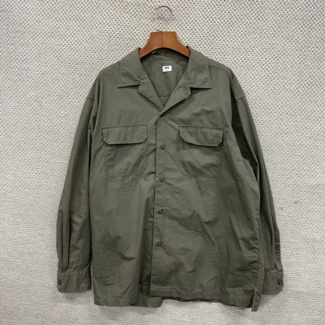 유니클로 투포켓 캐주얼 카키 셔츠 110 M09804 상품이미지1