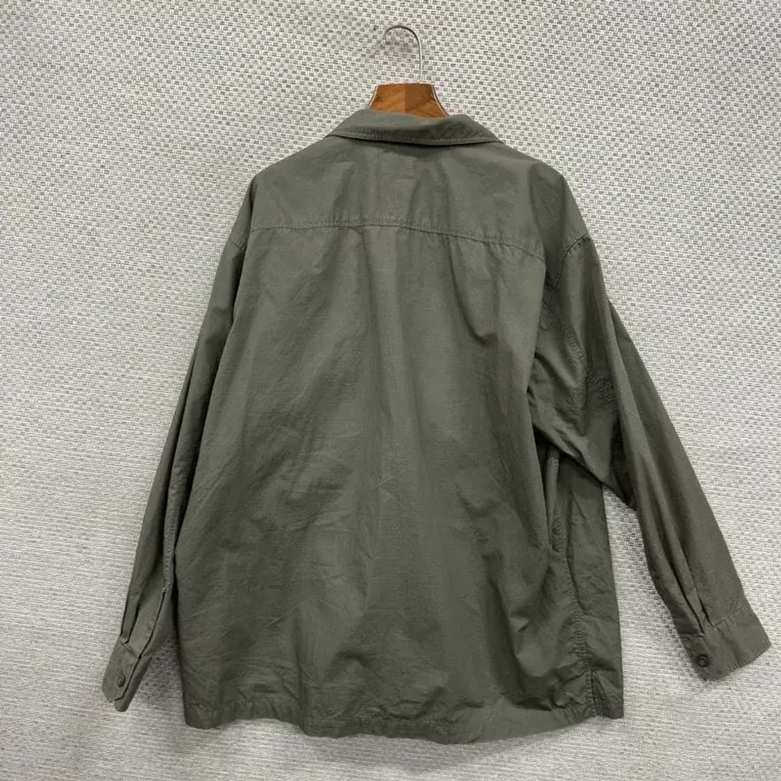 유니클로 투포켓 캐주얼 카키 셔츠 110 M09804 상품이미지2