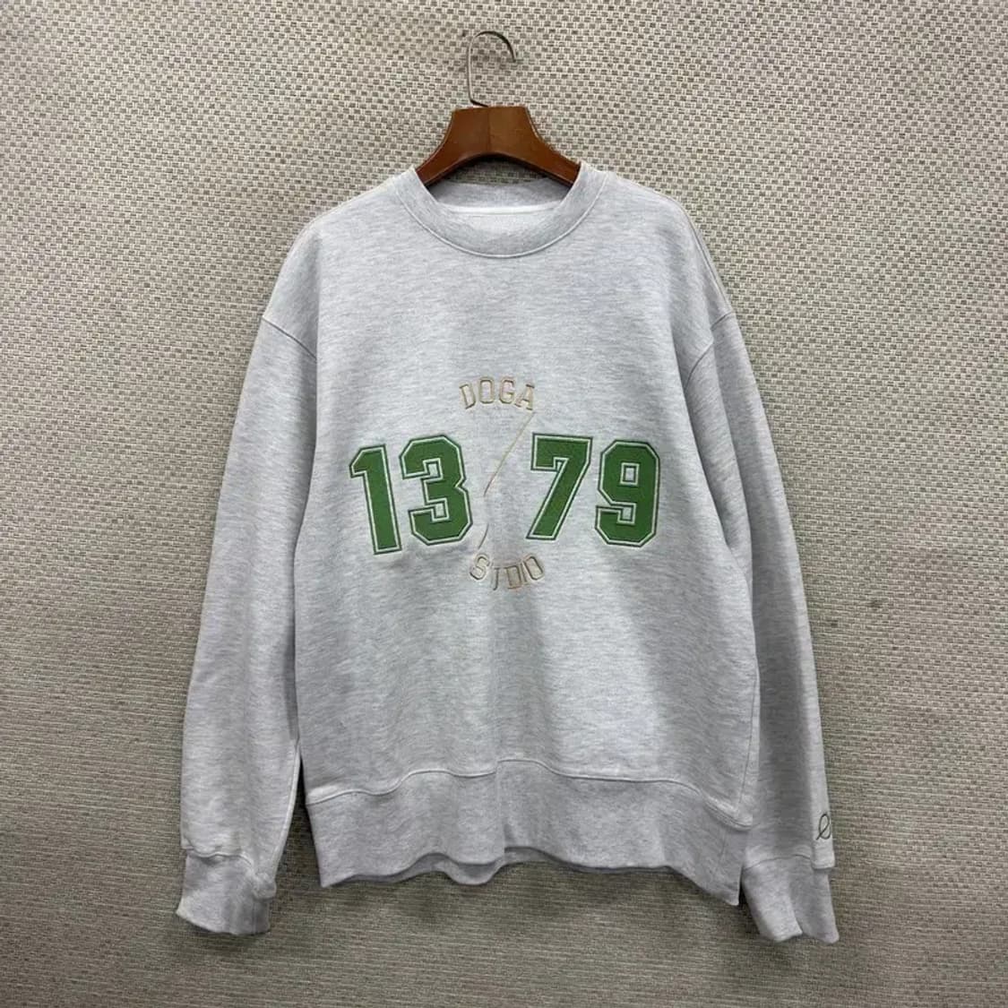 빈티지 캐주얼 센터자수 스웻셔츠 맨투맨 110 M09805 상품이미지1