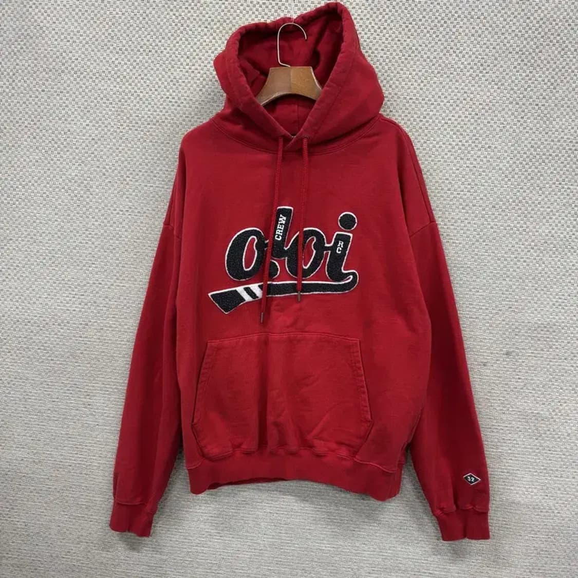 oioi 오아이오아이 레드 자수로고 캐주얼 후드티 110 M09798 상품이미지1