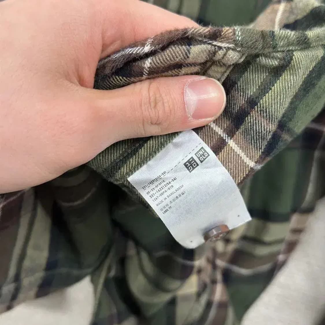 유니클로 카키 캐주얼 체크 셔츠 M M09912 상품이미지4