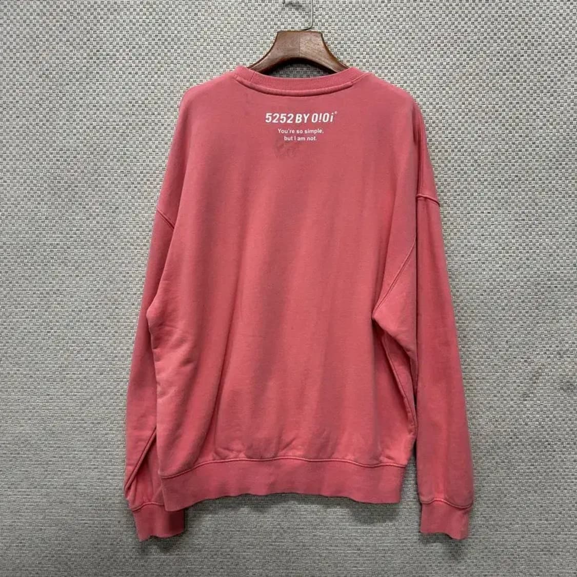 OIOI 오아이오아이 핑크 자수로고 캐주얼 맨투맨 Free M09921 상품이미지2