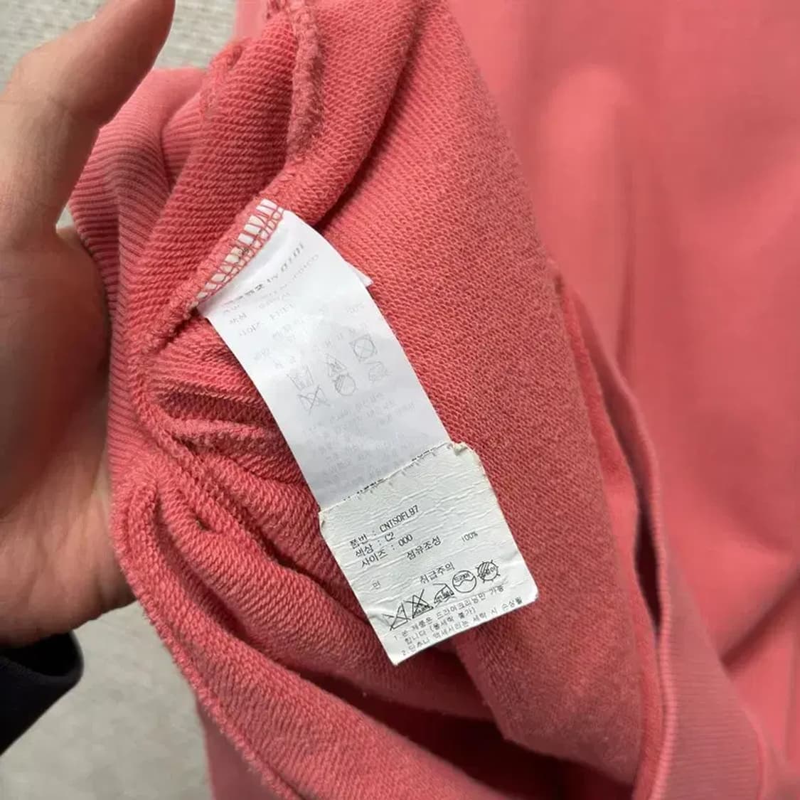 OIOI 오아이오아이 핑크 자수로고 캐주얼 맨투맨 Free M09921 상품이미지4