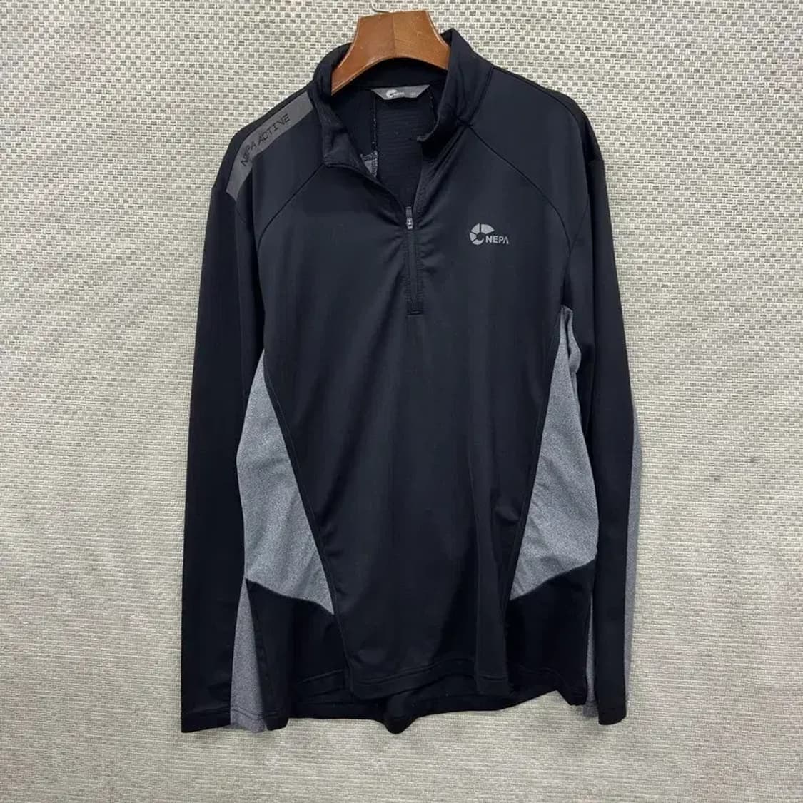 네파 아웃도어 사이드로고 반집업 긴팔티 100 M10043 상품이미지1