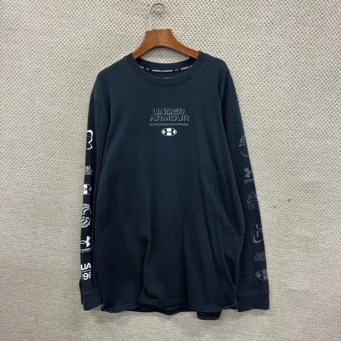 언더아머 캐주얼 센터로고 롱슬리브 긴팔티 XXL M10045 상품이미지1