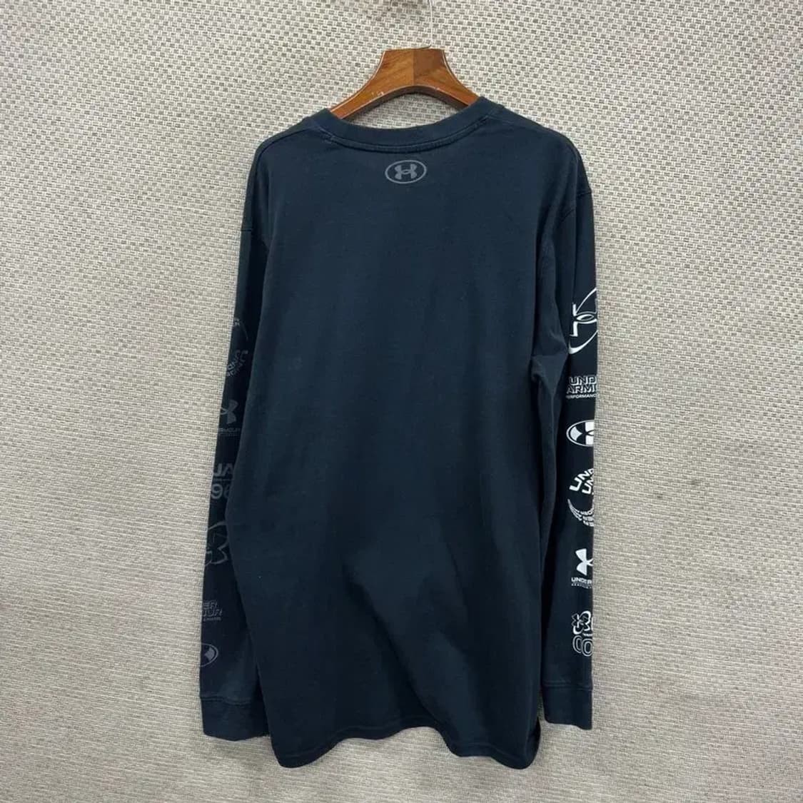 언더아머 캐주얼 센터로고 롱슬리브 긴팔티 XXL M10045 상품이미지2