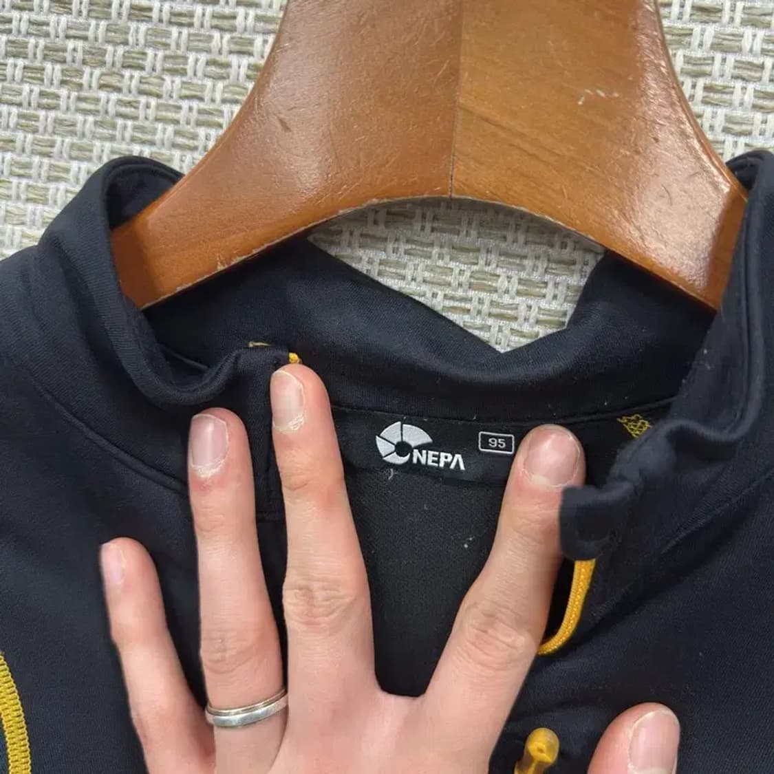 네파 아웃도어 사이드로고 반집업 긴팔티 95 M10509 상품이미지3