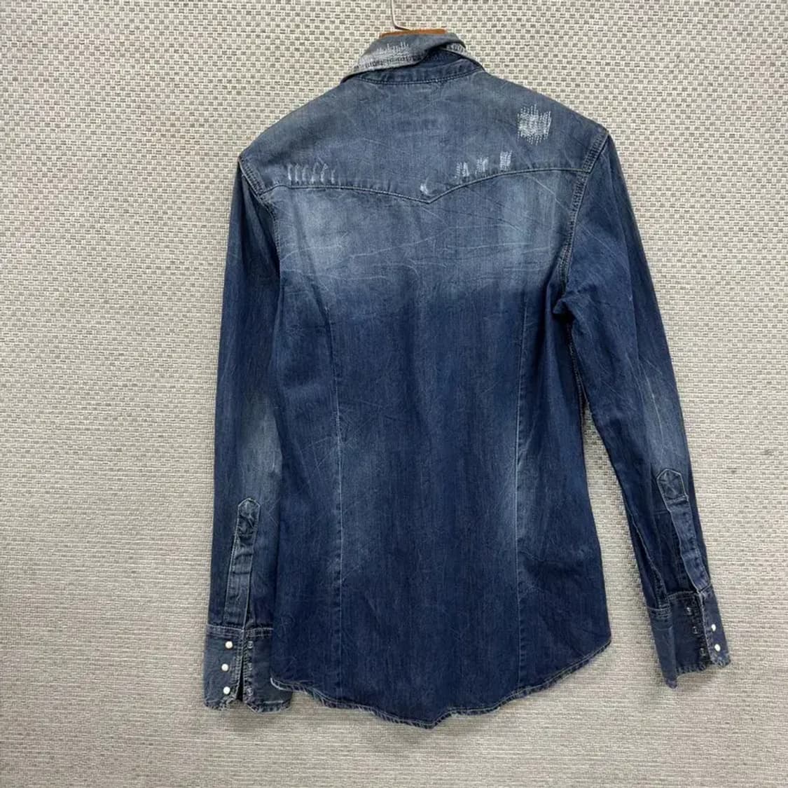 디스퀘어드2 캐주얼 디스트로이드 데님 셔츠 44 M10513 상품이미지2