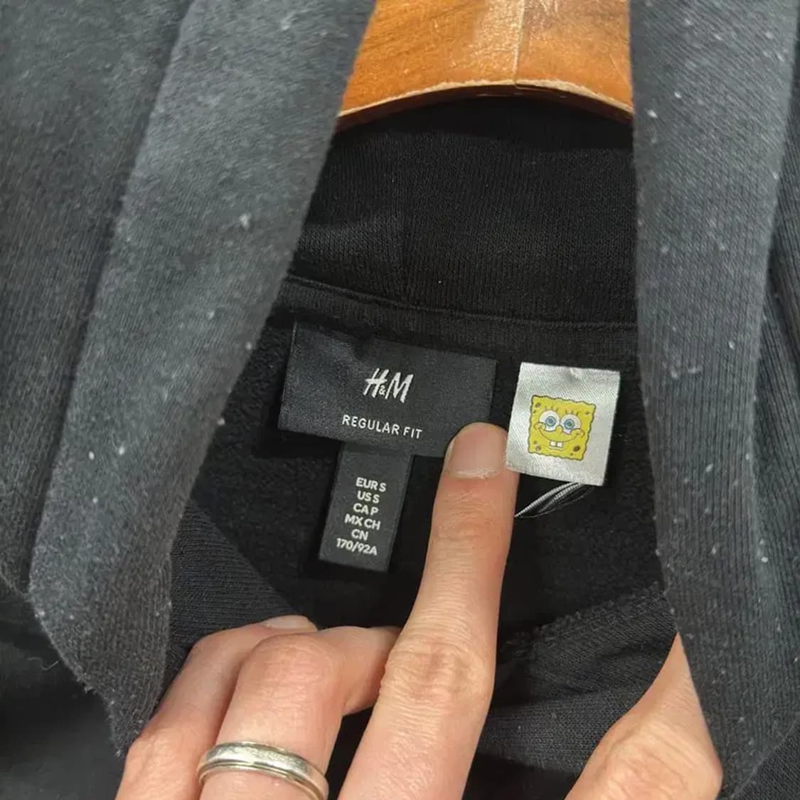 에이치앤엠 스폰지밥 캐주얼 후드티 S M10639 상품이미지3