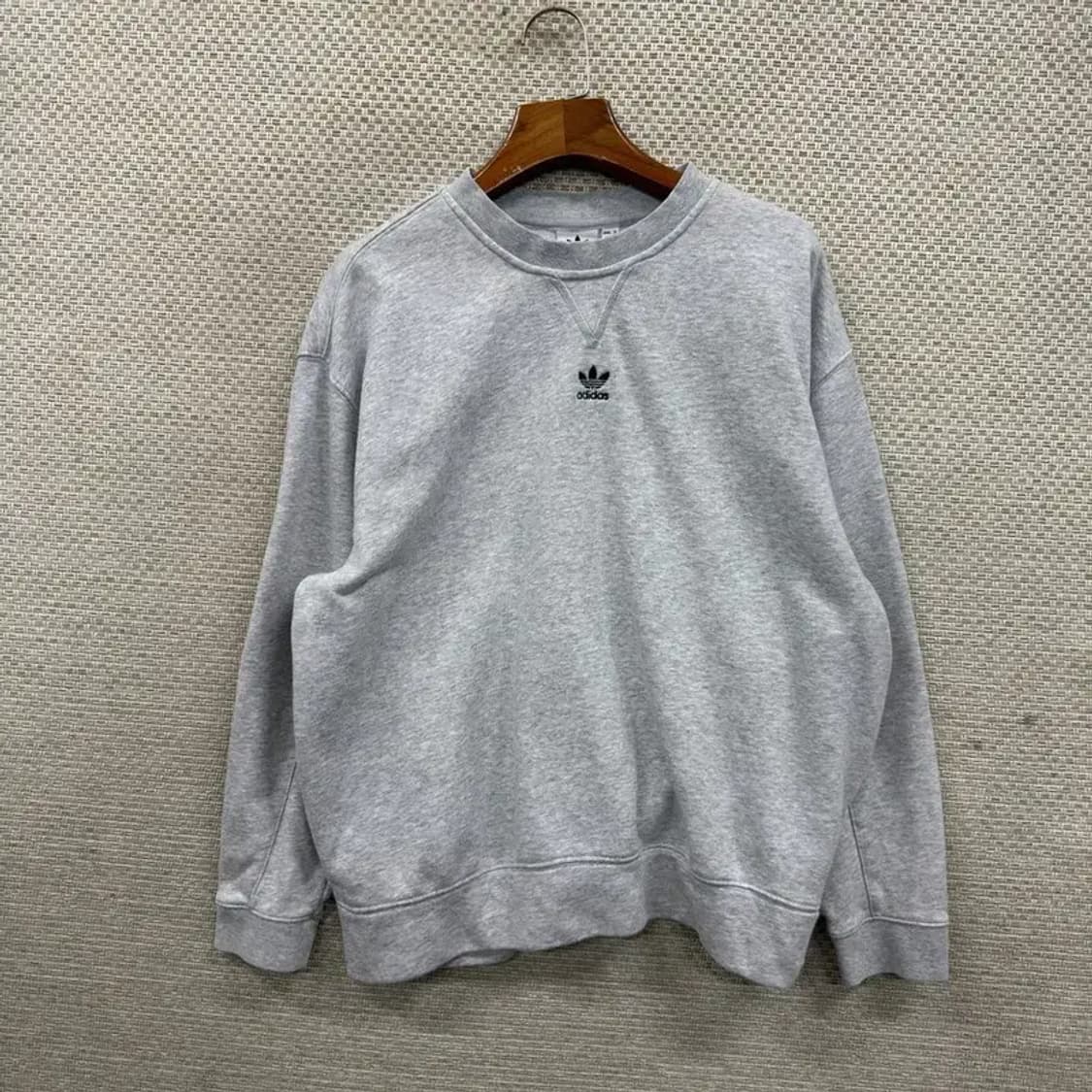 아디다스 센터로고 맨투맨 XS M11001 상품이미지1