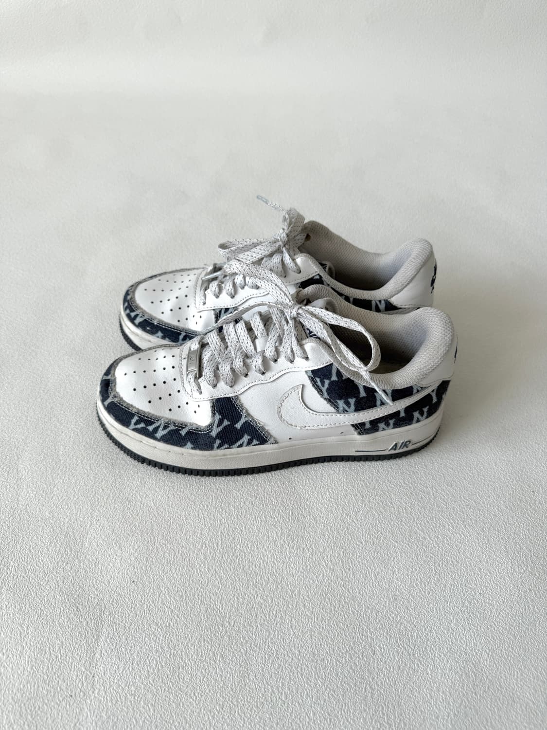 [235]나이키(NIKE) NY 모노그램 에어포스1 로우 상품이미지2
