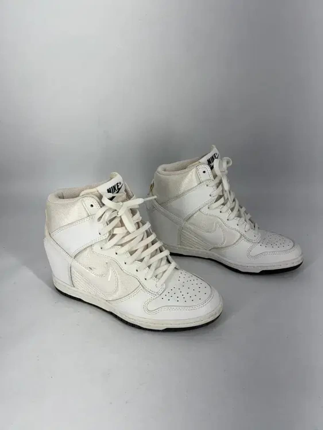 NIKE 나이키 덩크 스카이 하이 에센셜  하이탑 225 상품이미지4
