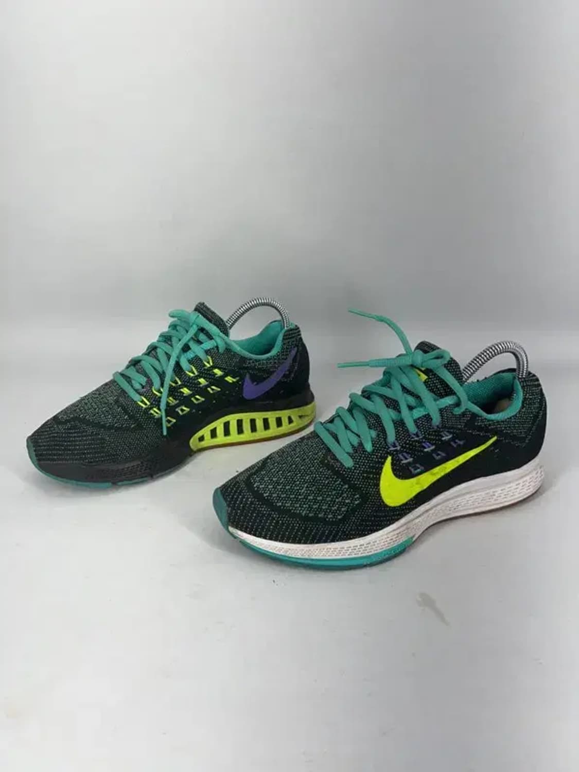 NIKE 나이키 에어줌 스트럭쳐18 여성 런닝화 230 상품이미지5