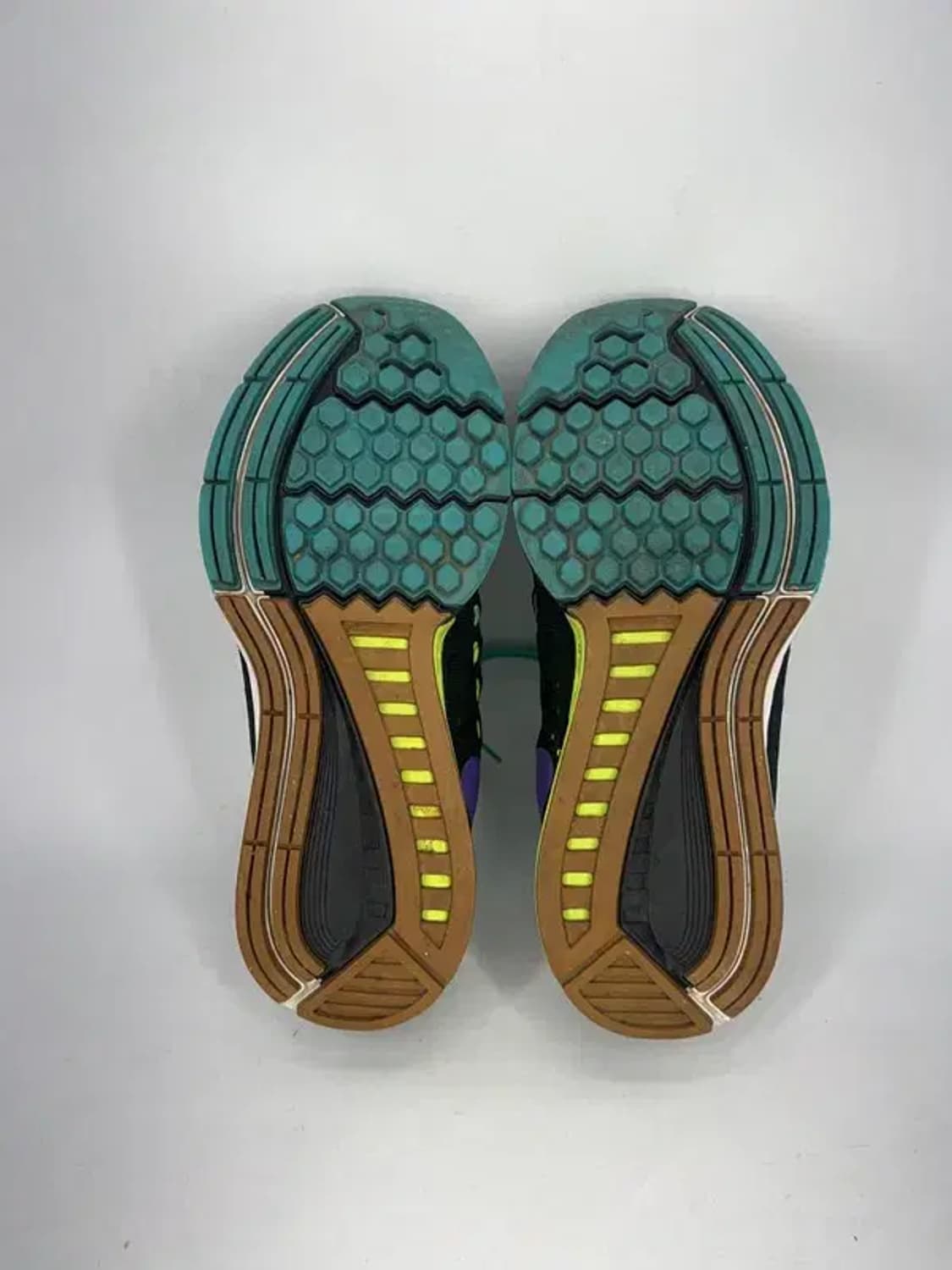 NIKE 나이키 에어줌 스트럭쳐18 여성 런닝화 230 상품이미지6