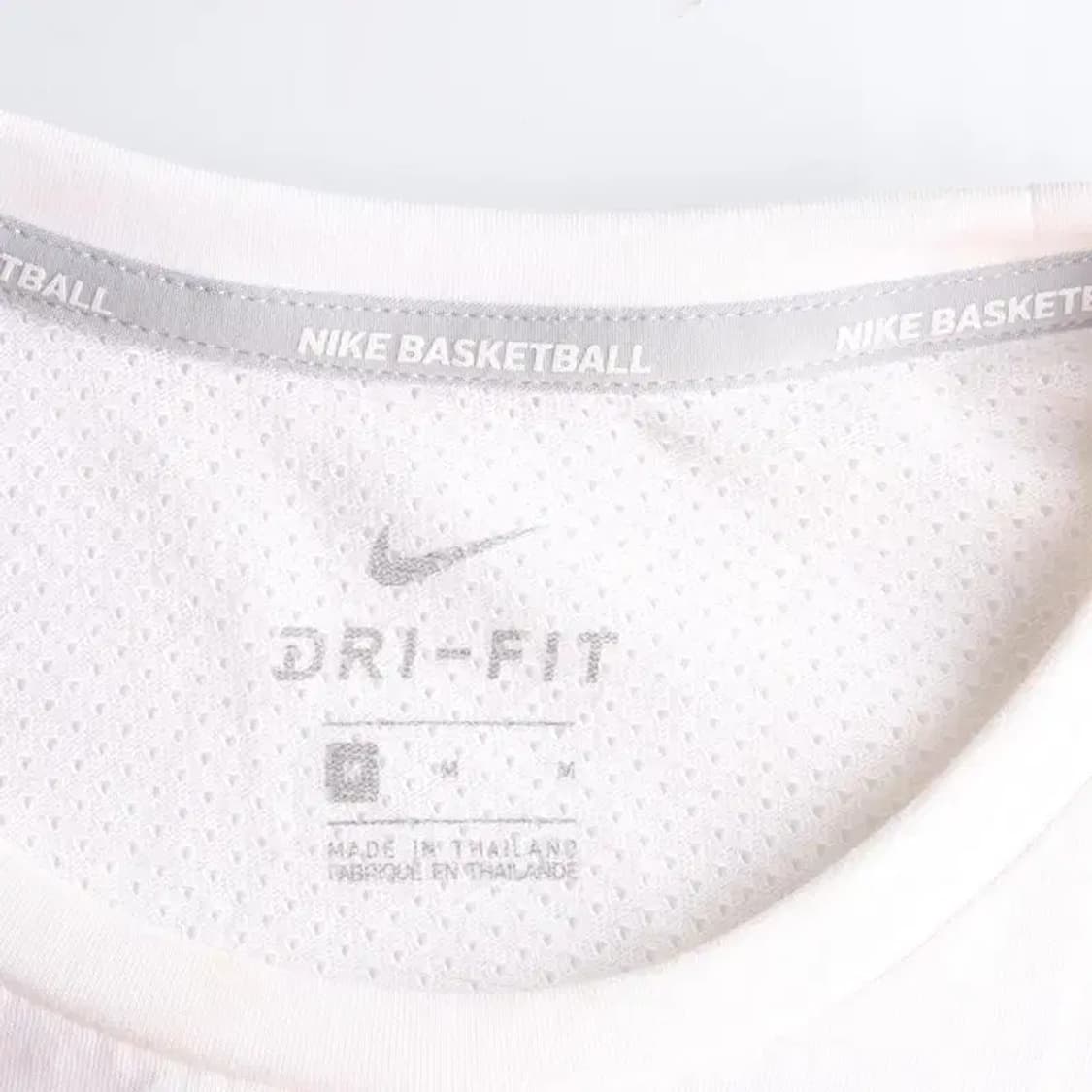 (새상품) NIKE 나이키 베스킷볼 반팔 티 M 상품이미지5