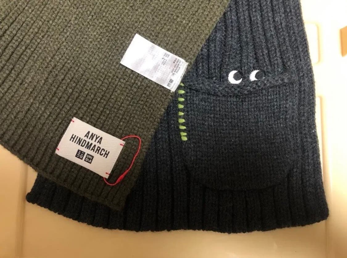 유니클로 안야힌드마치 목도리 카키&차콜 상품이미지1