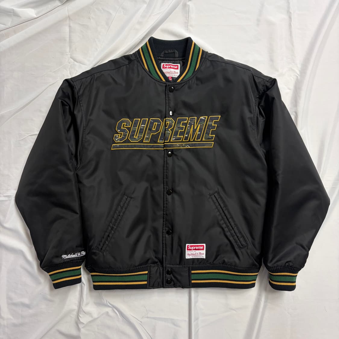 [M] 슈프림 미첼 & 네스 카모 로고 바시티 자켓 블랙 상품이미지1