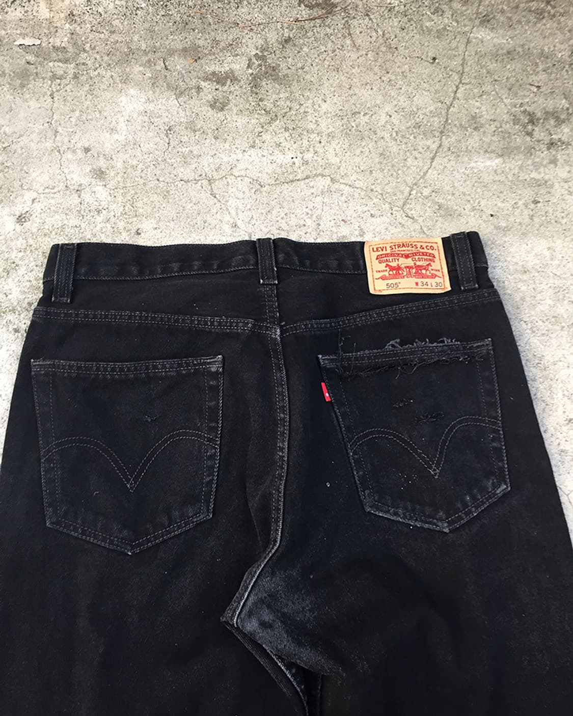 LEVI'S DSTRD BLACK DENIM 01 (1OF1) 상품이미지3