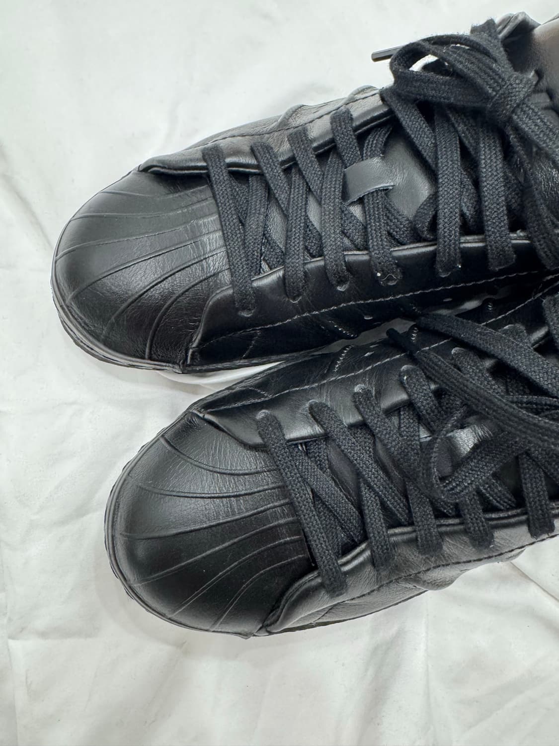 Y-3 트리플 블랙 슈퍼스타 (255-260) 상품이미지4