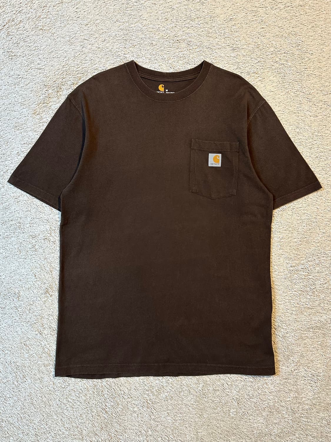 칼하트 CARHARTT 오리지널핏 포켓 반팔 티셔츠 브라운 상품이미지1