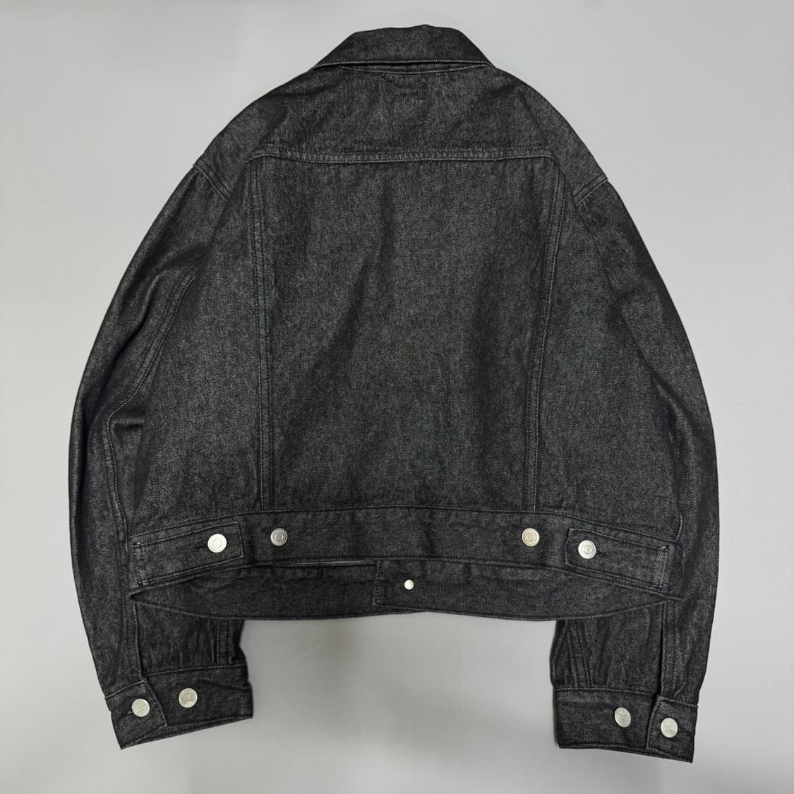 Oriens by 저널스탠다드 블랙 워시드 코튼 와이드 트러커 자켓 상품이미지5