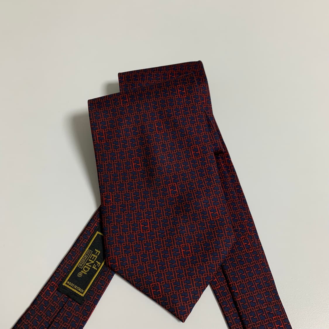 펜디(FENDI) FF로고 명품넥타이 새상품급 S등급 9.4cm 상품이미지1