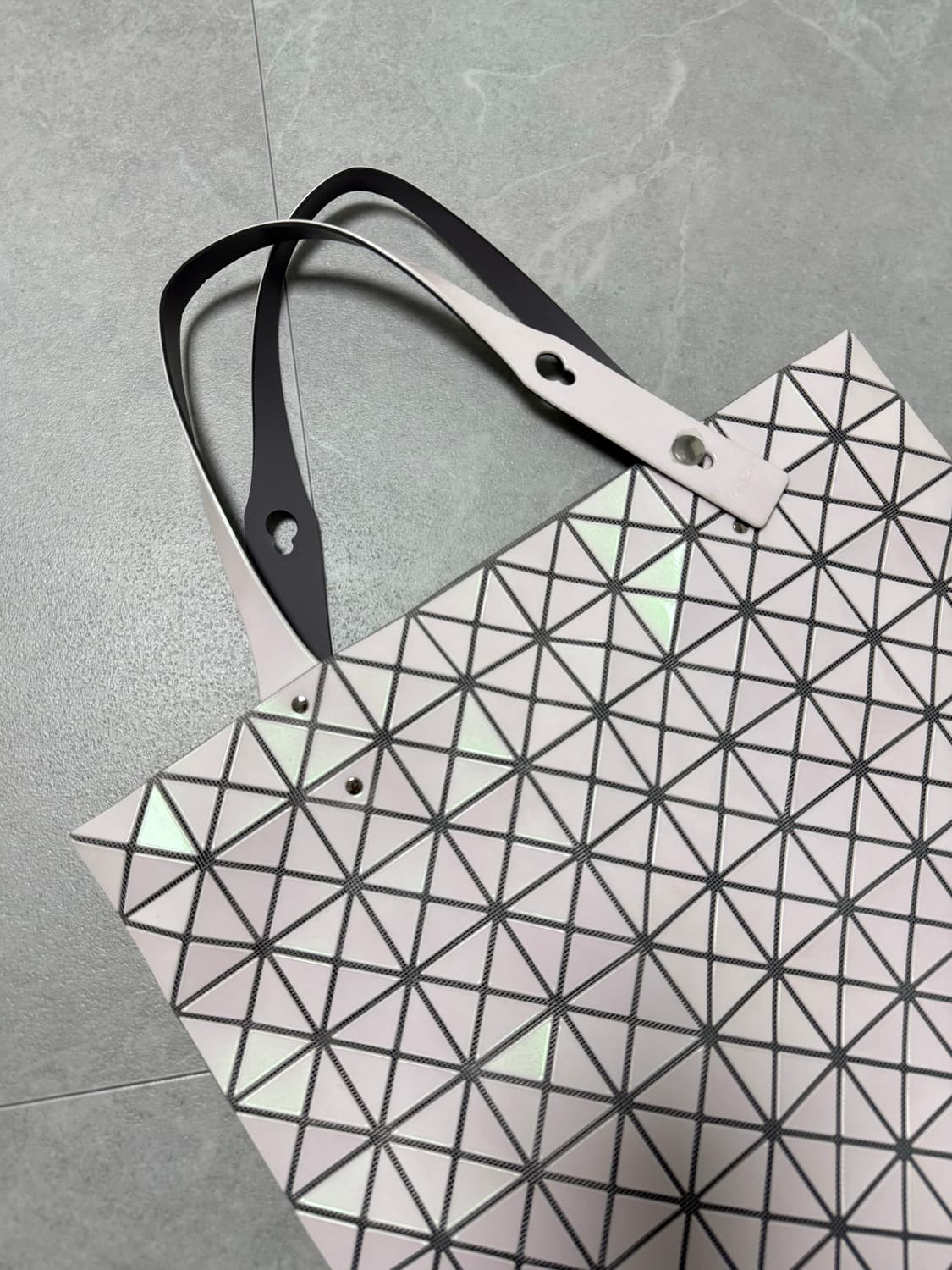 이세이미야케 바오바오 프리즘 토트백 루센트 상품이미지2