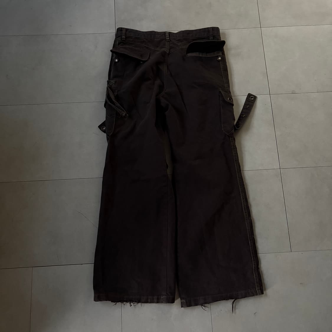 브라운 사이드스트랩 와이드 카고팬츠 상품이미지7