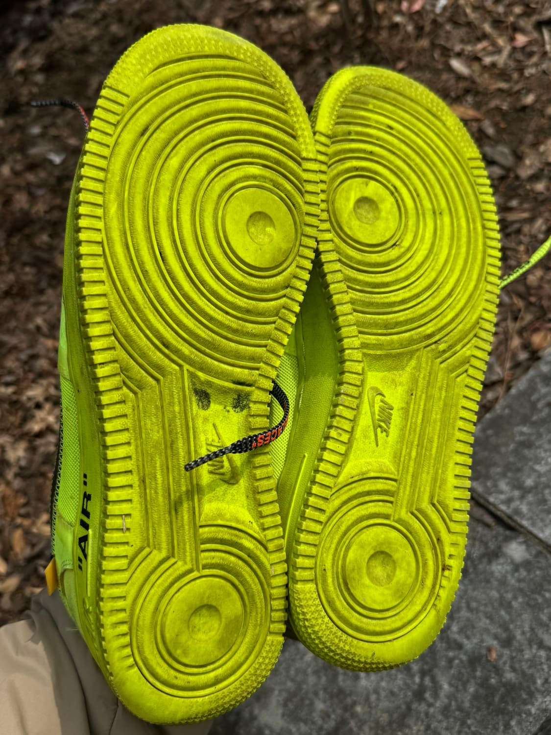 나이키  x 오프화이트 에어포스1 로우 볼트 상품이미지3