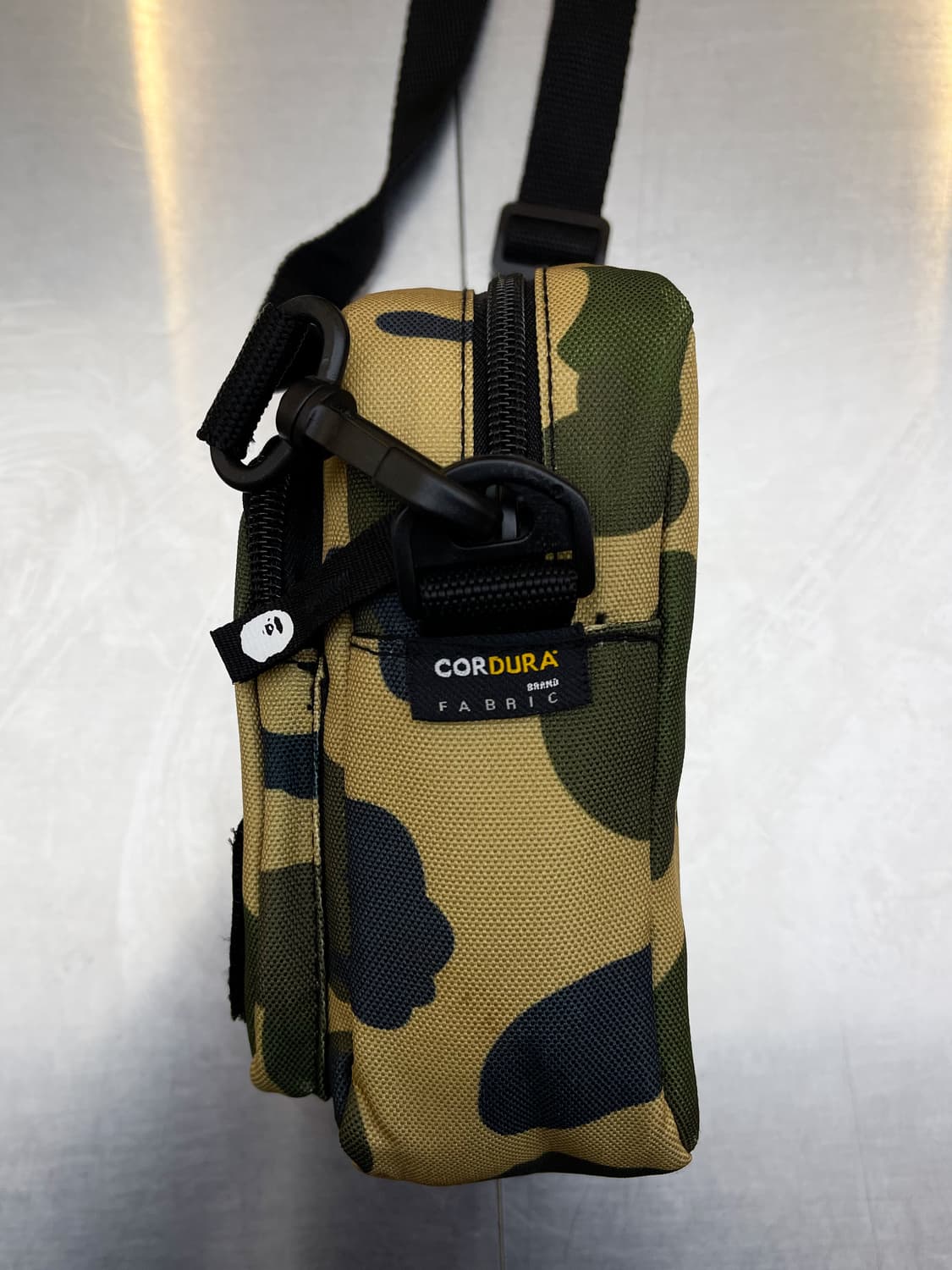 베이프 1st 카모 미니 크로스백 상품이미지4