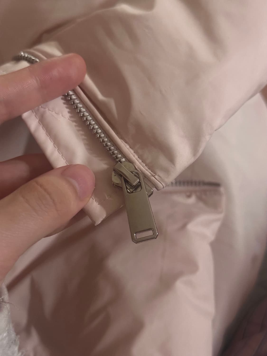 덕다운 슬림핏 핑크 필라테스 패딩 상품이미지4