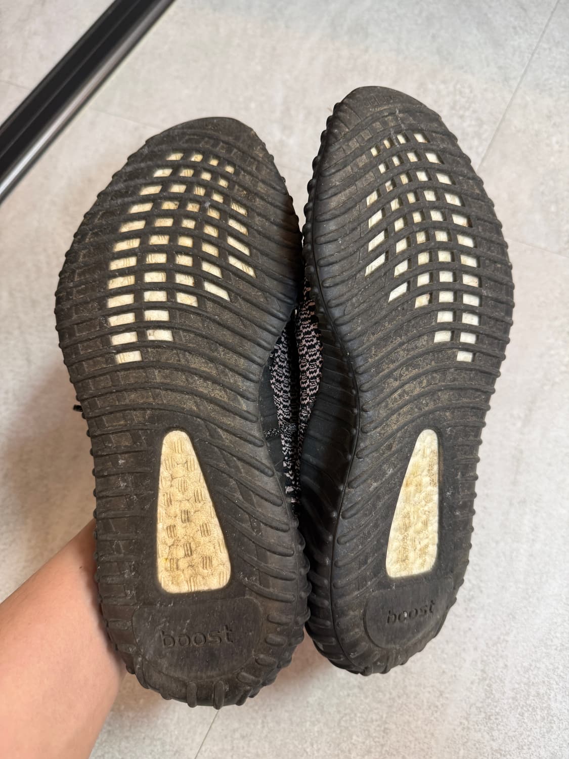 270 이지부스트 350 v2 예힐 상품이미지4