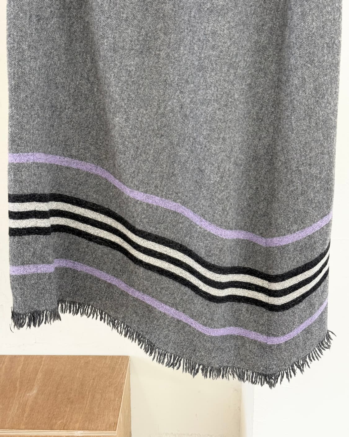 버버리 그레이 울 프린지 보더 스커트 상품이미지3