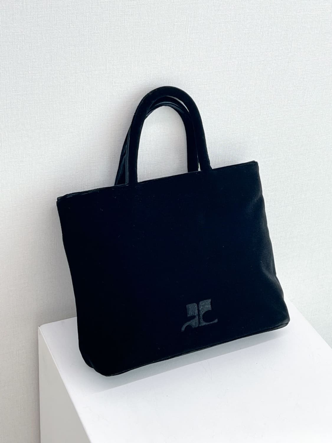 courreges / 꾸레쥬 블랙 벨벳 토트백 상품이미지2