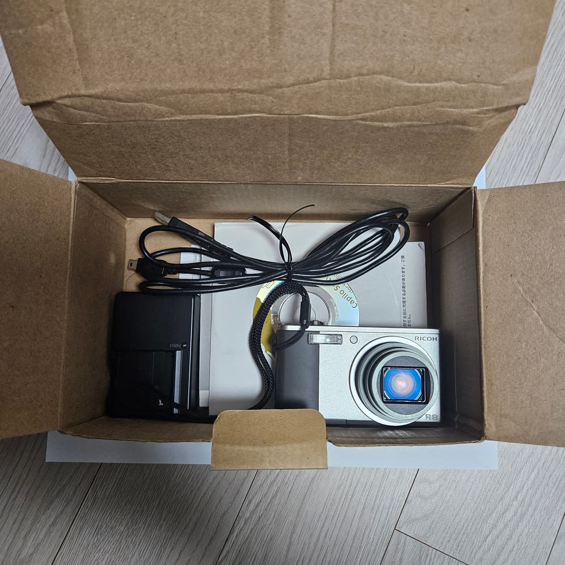 장원영디카 Ricoh R8  상품이미지1